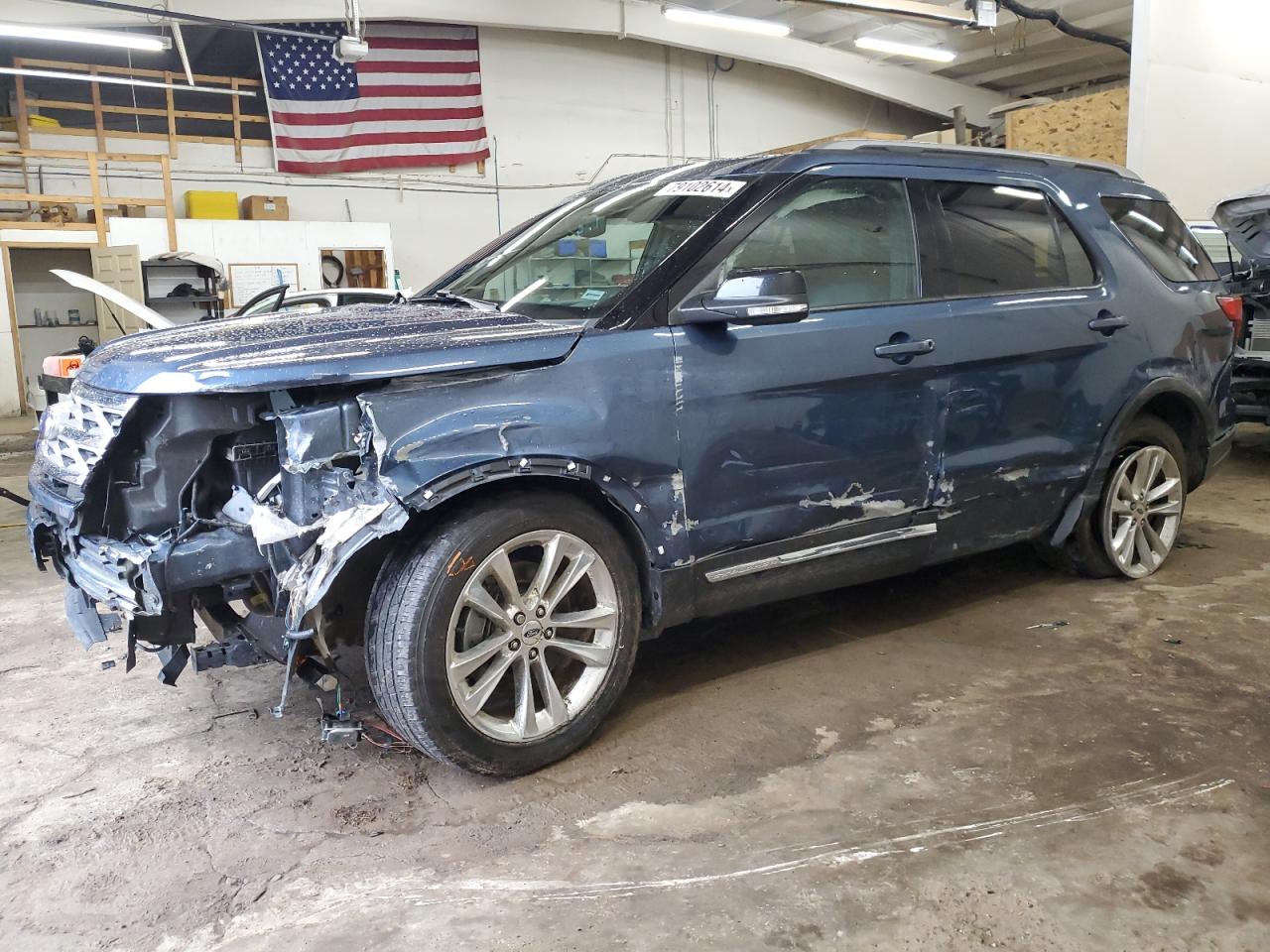  Salvage Ford Explorer