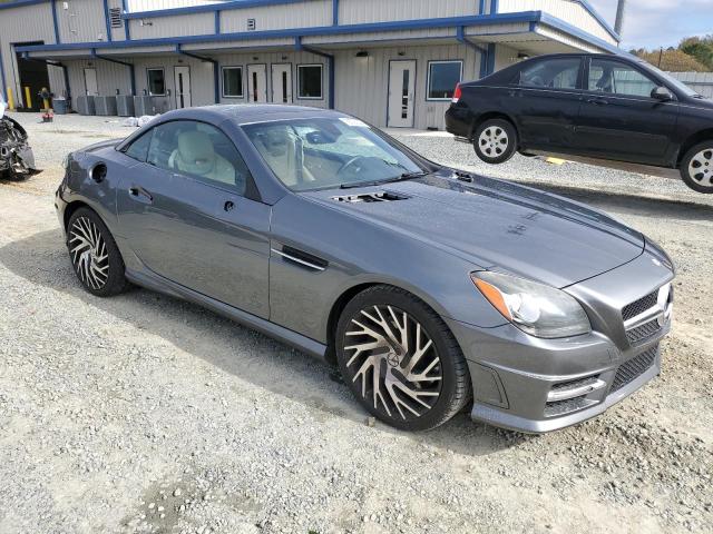 VIN WDDPK3JA8GF120191 2016 MERCEDES-BENZ SLK-CLASS no.4