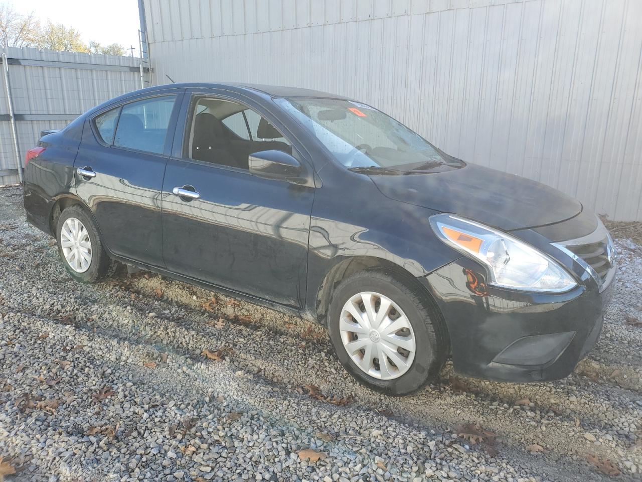 Lot #3034346081 2018 NISSAN VERSA S