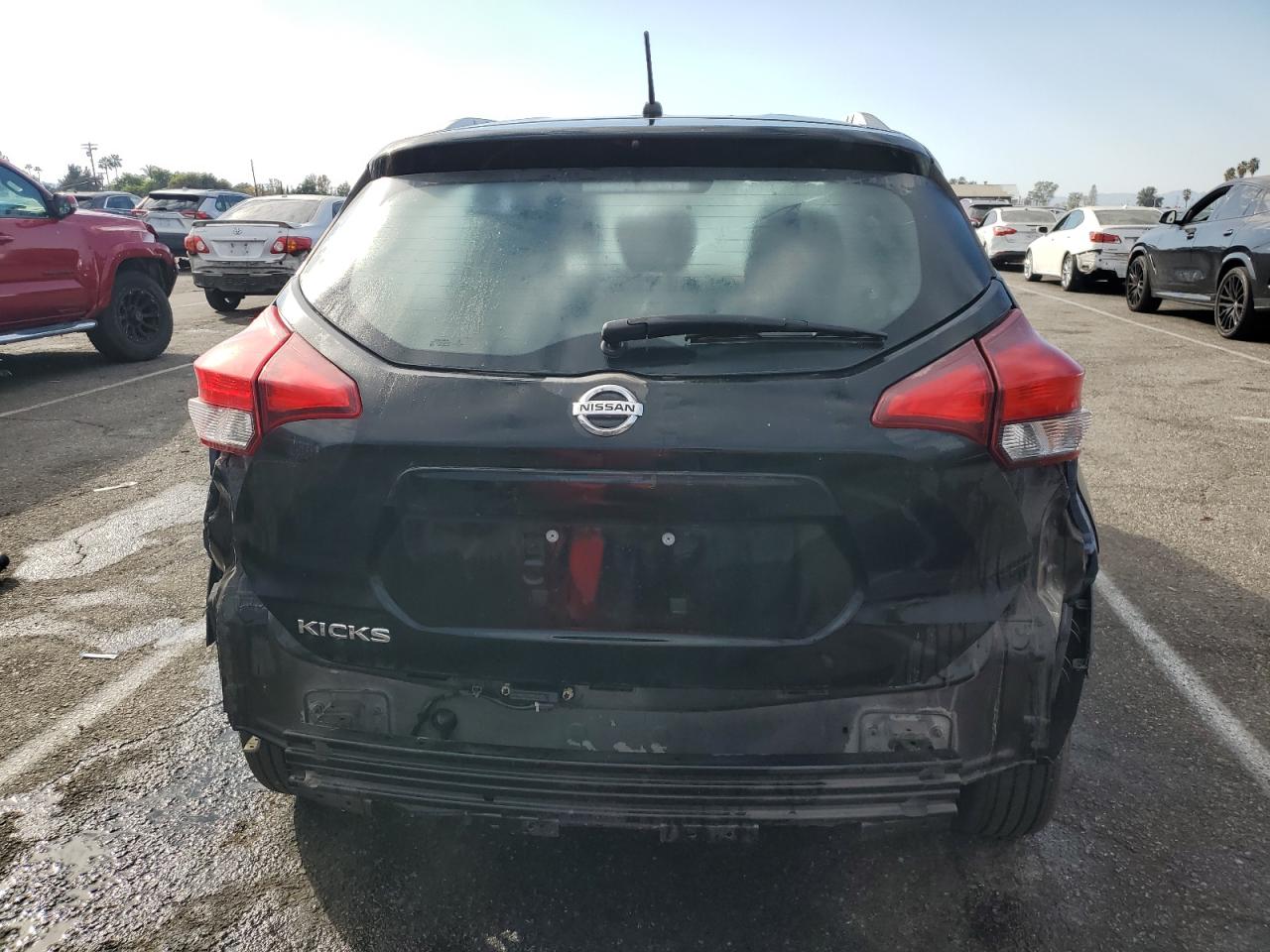 Lot #3024381570 2018 NISSAN KICKS S