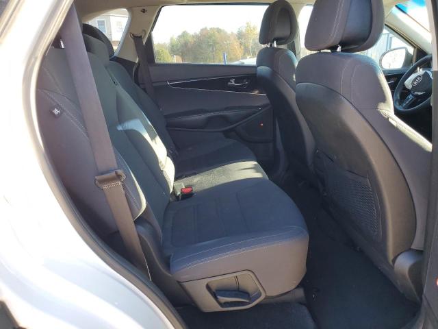 2016 KIA SORENTO LX - 5XYPGDA58GG018200