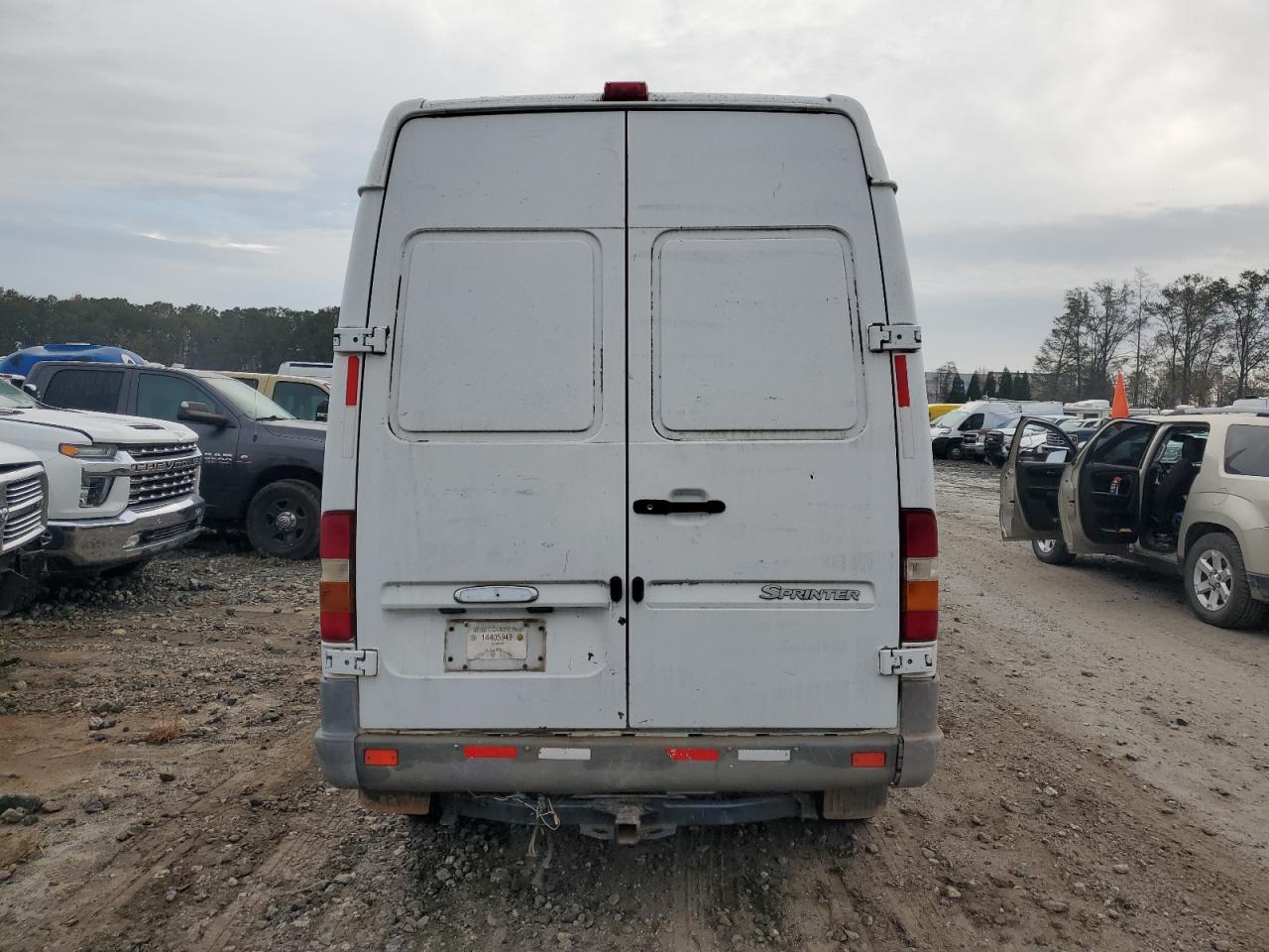 Lot #2989257618 2006 FREIGHTLINER SPRINTER 2