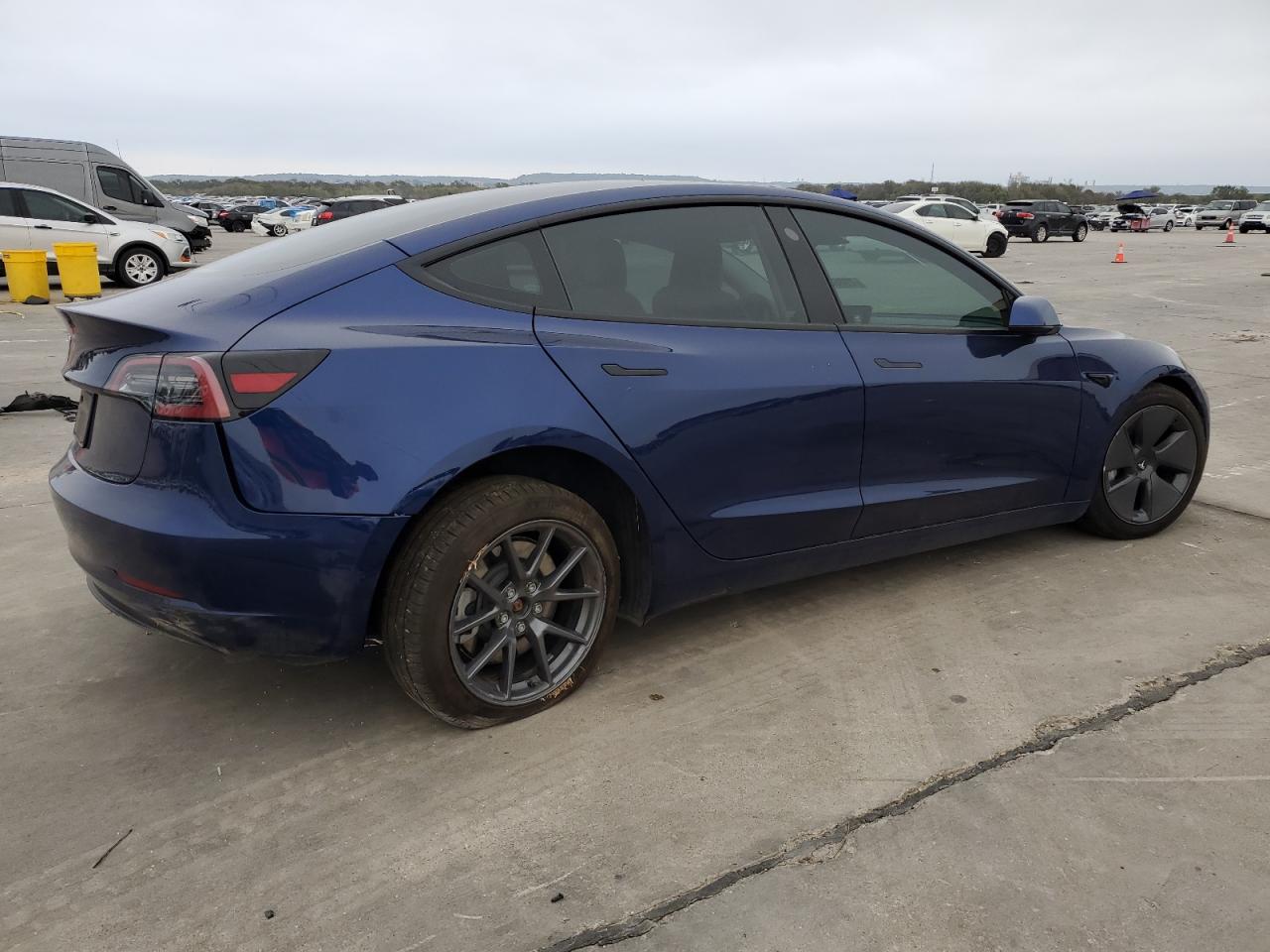 Lot #2976709828 2023 TESLA MODEL 3