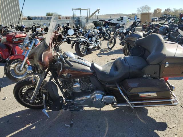 2011 HARLEY-DAVIDSON FLHTCU 1HD1FC412BB645374