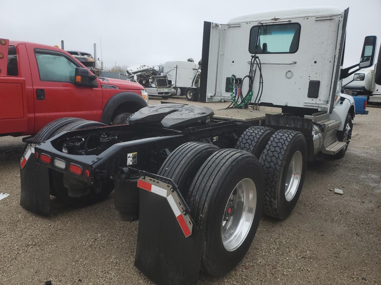 Lot #2955061831 2022 PETERBILT 579