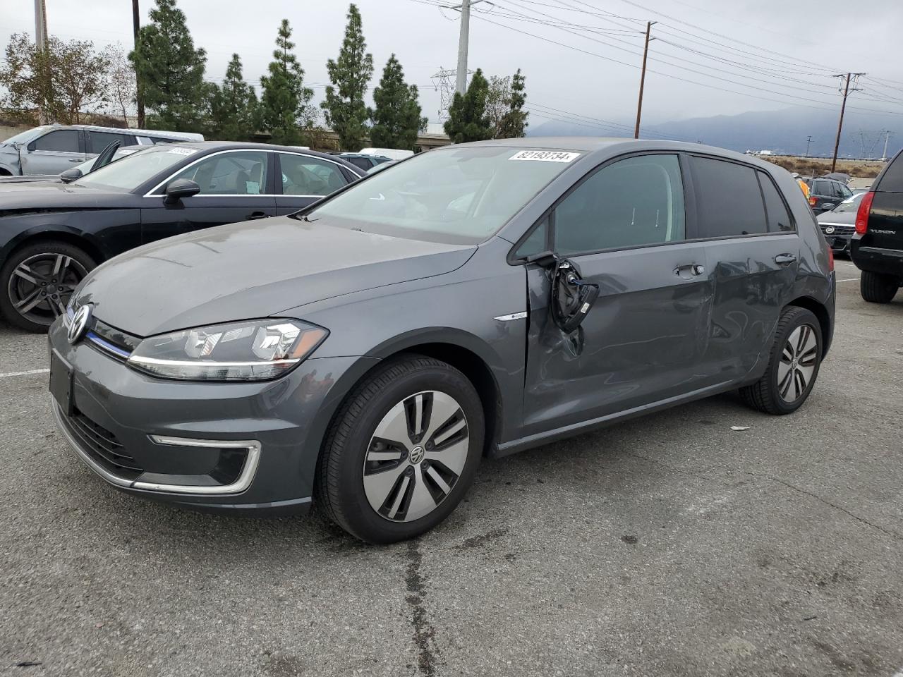 Lot #3033082014 2017 VOLKSWAGEN E-GOLF SE