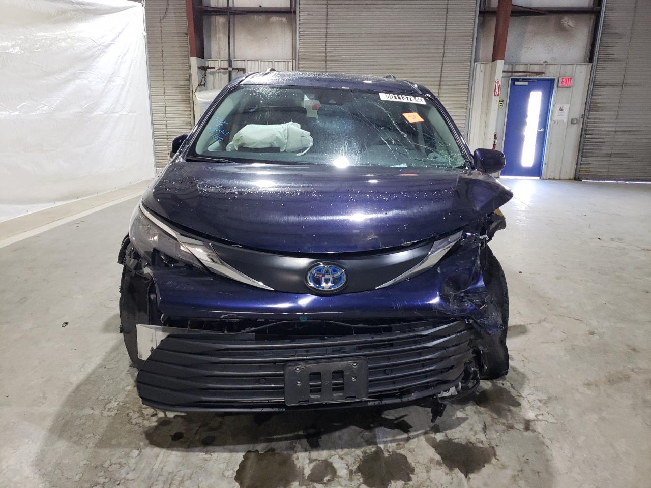 Lot #2988375786 2024 TOYOTA SIENNA XLE