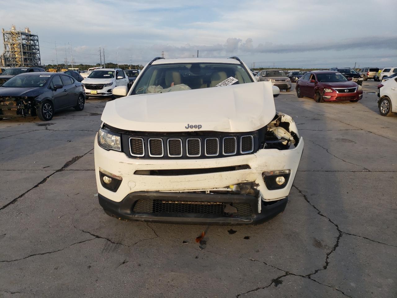 Lot #3029628114 2019 JEEP COMPASS LA