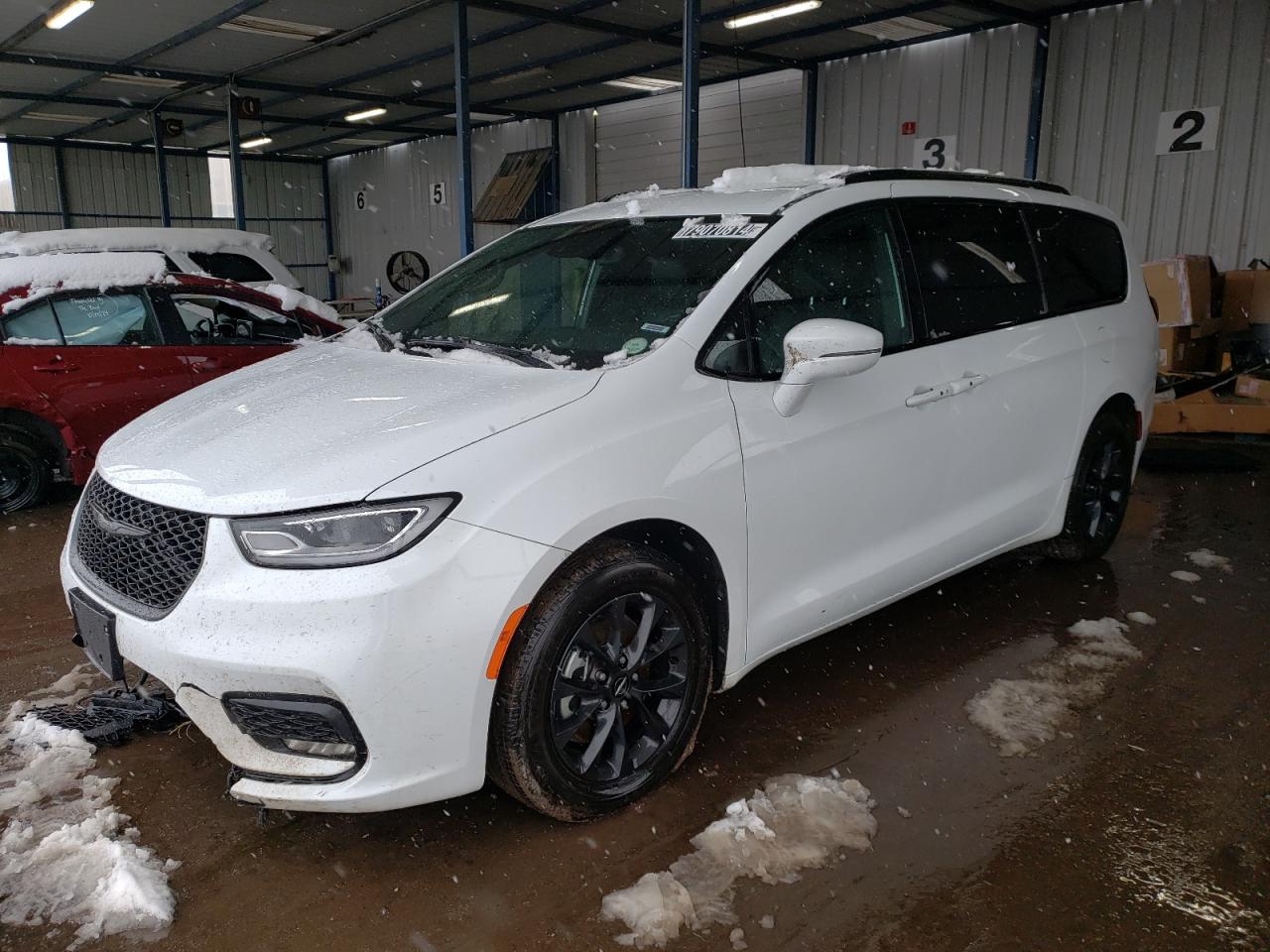  Salvage Chrysler Pacifica