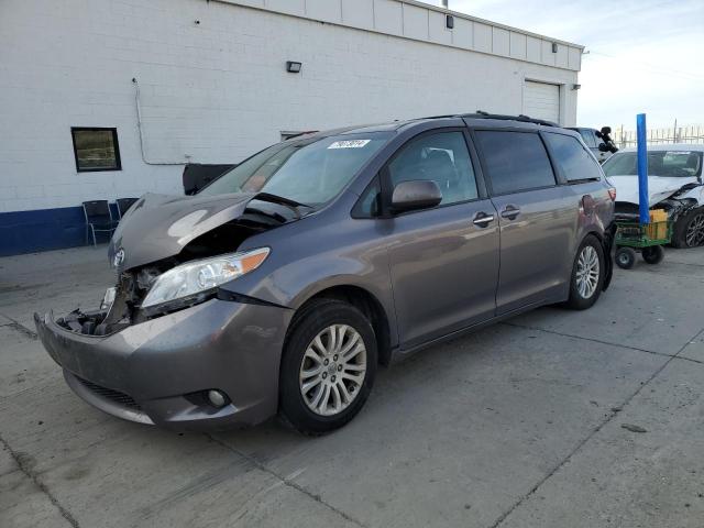 TOYOTA SIENNA XLE 2015 gray  gas 5TDYK3DC1FS622454 photo #1