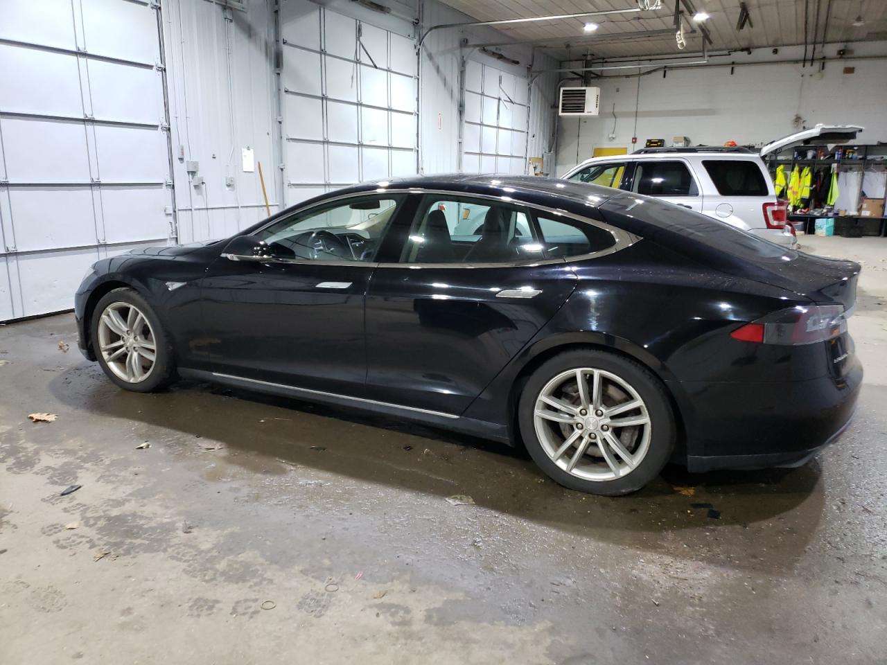 Lot #2970014894 2014 TESLA MODEL S