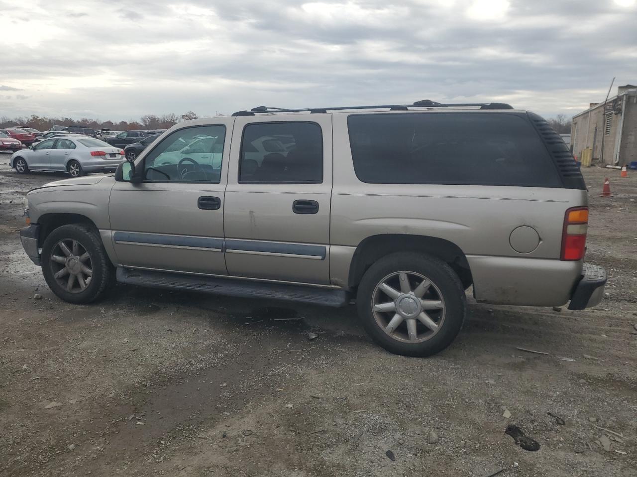 Lot #3008830176 2003 CHEVROLET SUBURBAN C