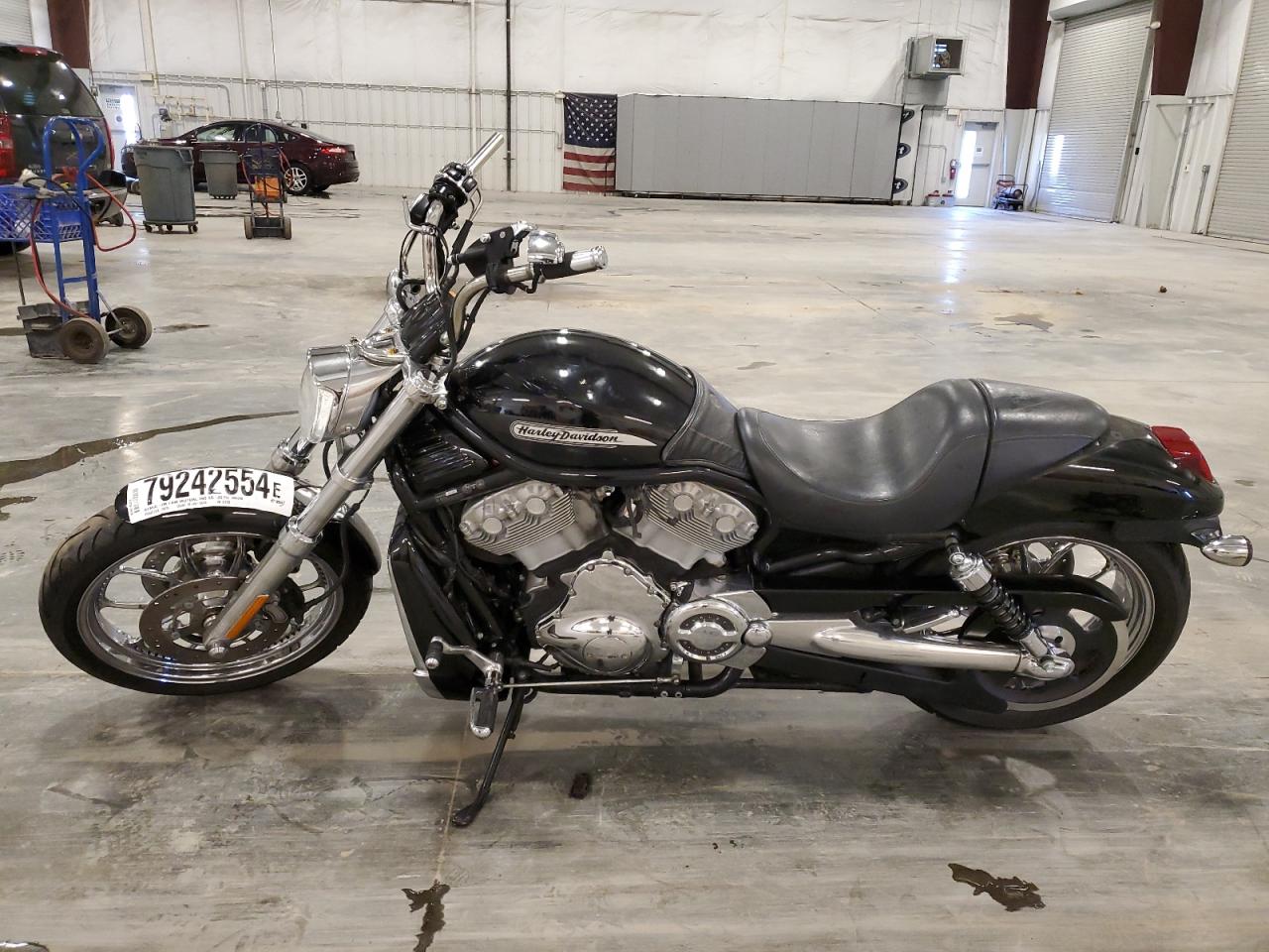 Lot #3029374689 2004 HARLEY-DAVIDSON VRSCB