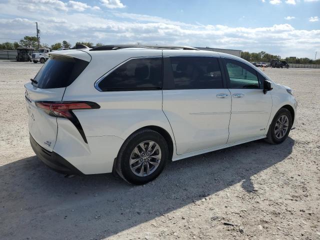 VIN 5TDYRKEC4MS010508 2021 Toyota Sienna, Xle no.3