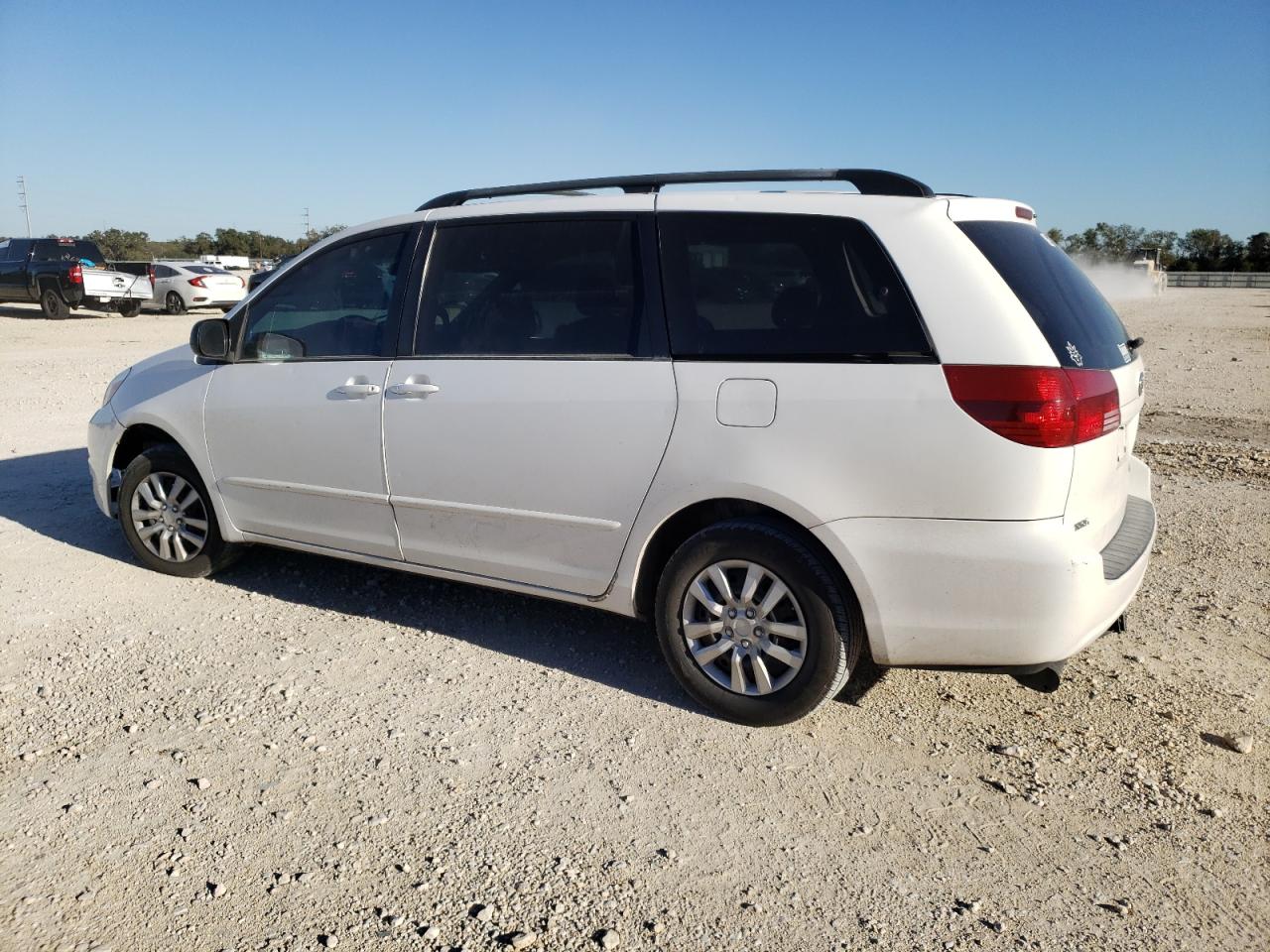 Lot #3034535740 2004 TOYOTA SIENNA CE