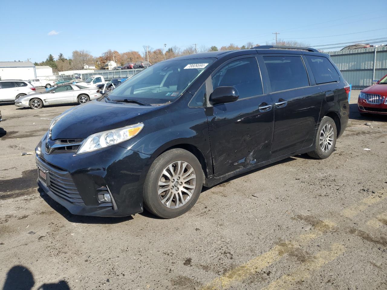 Lot #3023332256 2018 TOYOTA SIENNA XLE