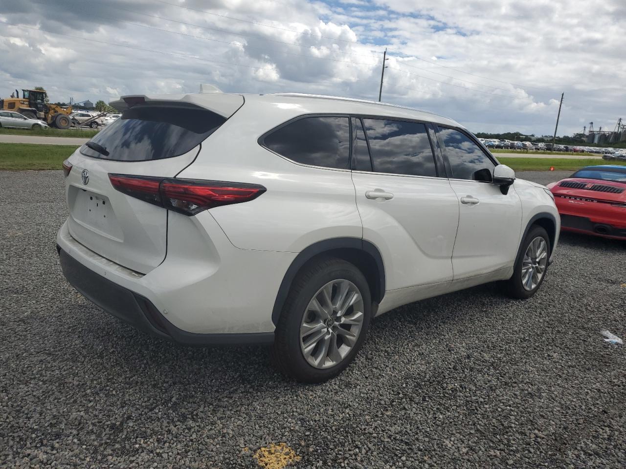 Lot #2978932642 2021 TOYOTA HIGHLANDER