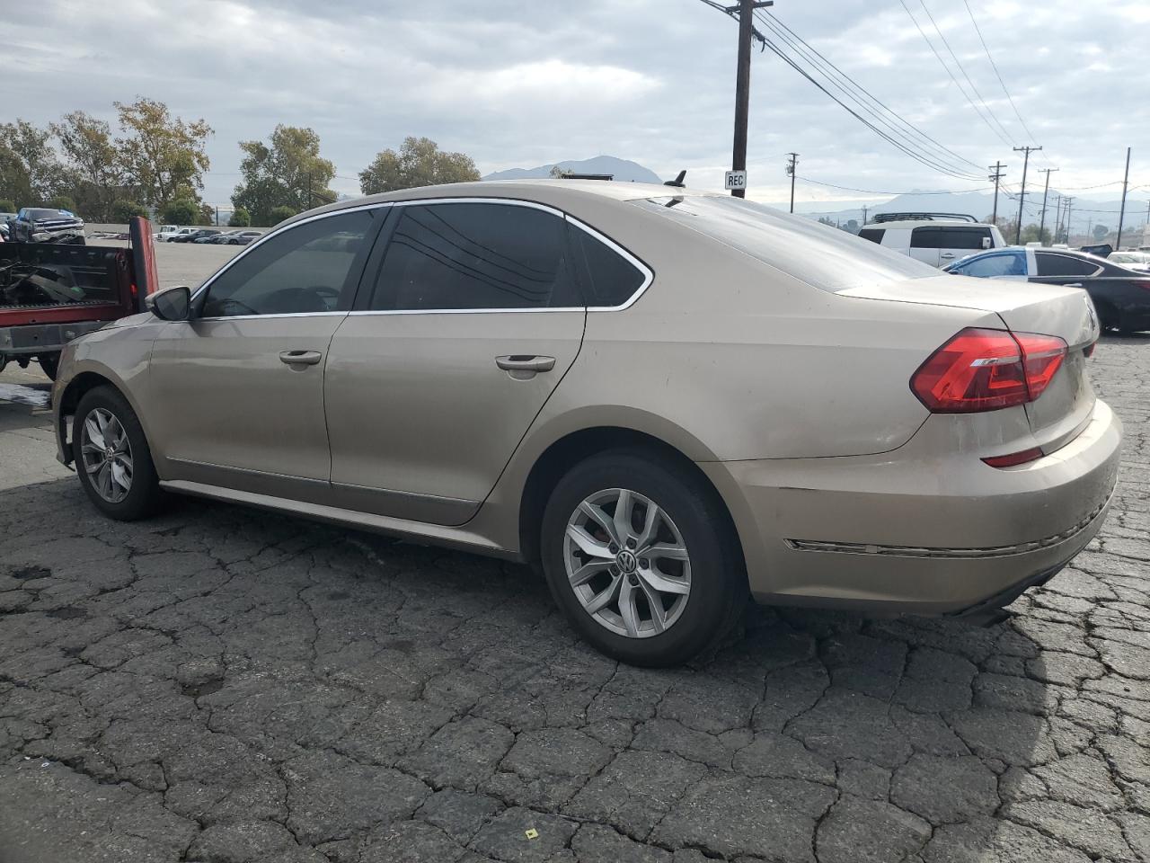 Lot #3024344616 2016 VOLKSWAGEN PASSAT S