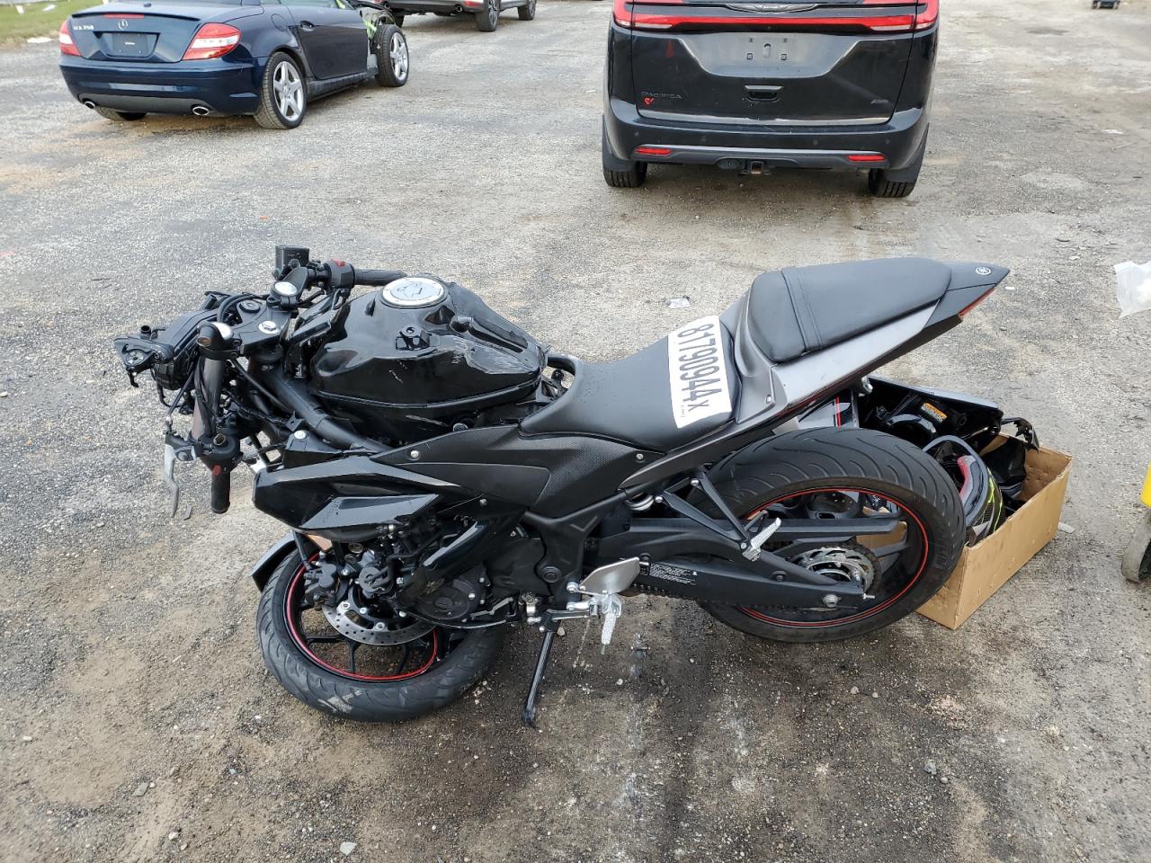 Lot #3028640930 2016 YAMAHA YZFR3