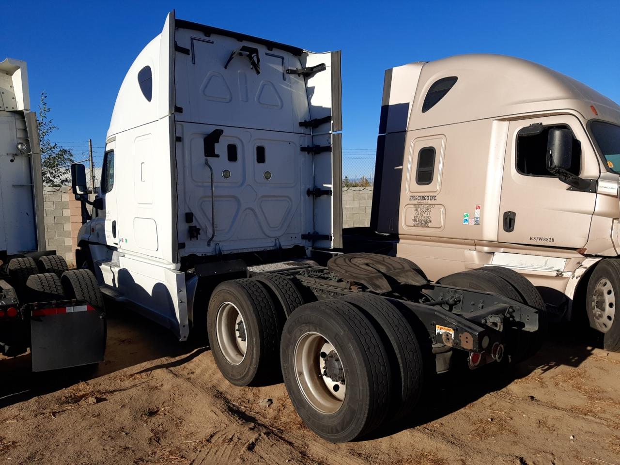 Lot #2954816253 2016 FREIGHTLINER CASCADIA 1