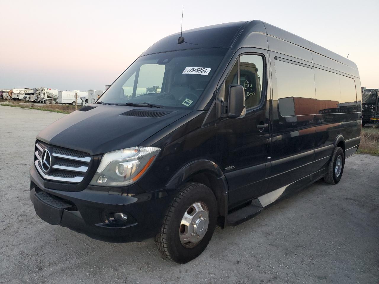  Salvage Mercedes-Benz Sprinter