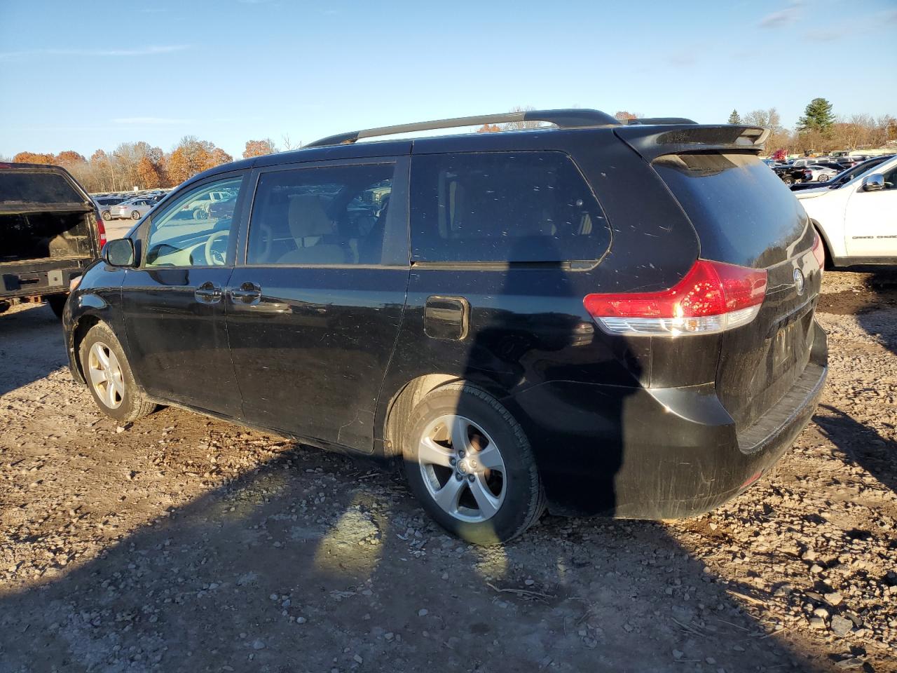 Lot #3052290691 2013 TOYOTA SIENNA LE