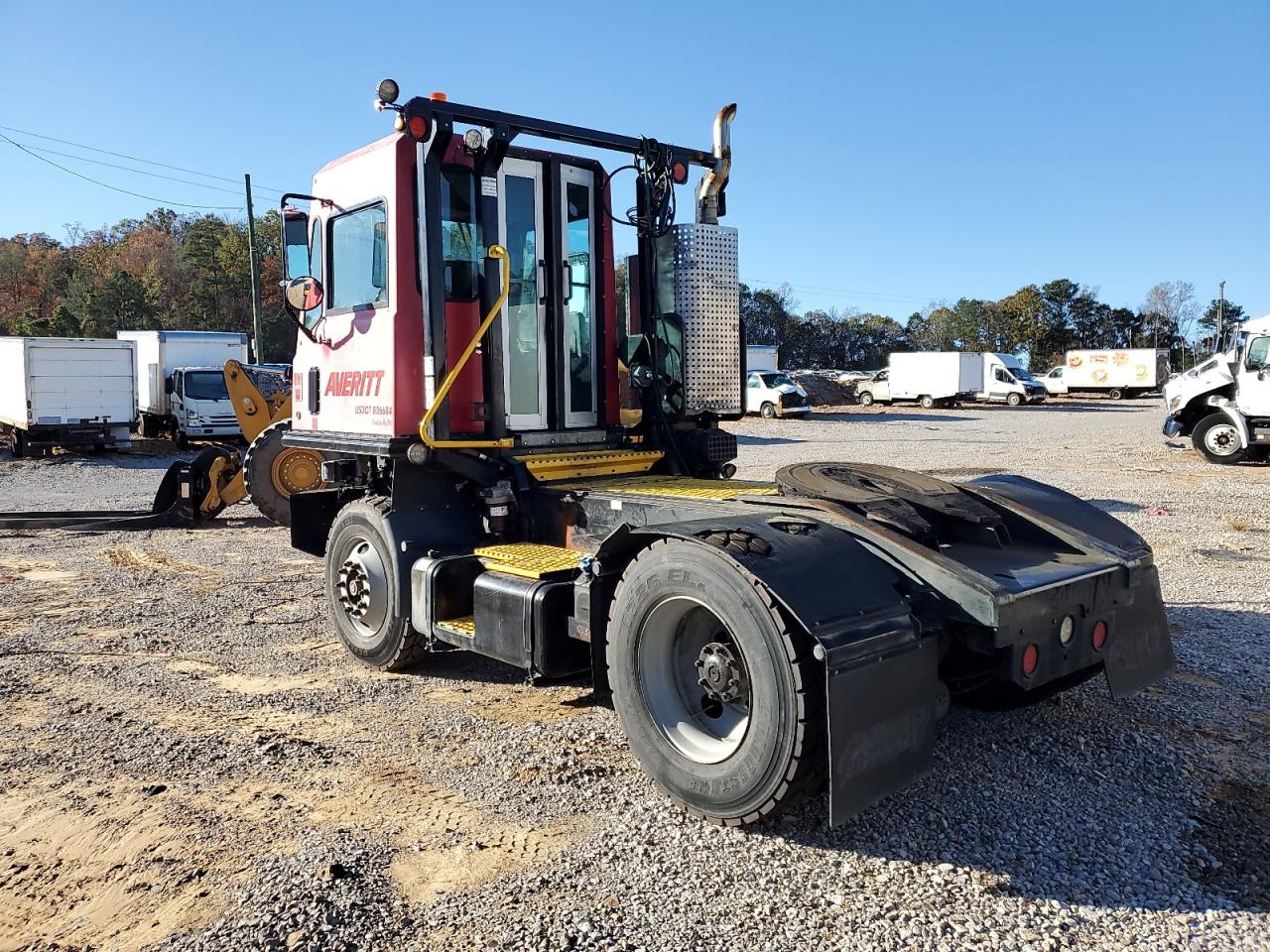 Lot #3006297459 2018 TERMINAL INVESTMENT CORP TRACTOR