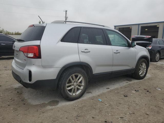 VIN 5XYKTCA6XFG612410 2015 KIA Sorento, LX no.3