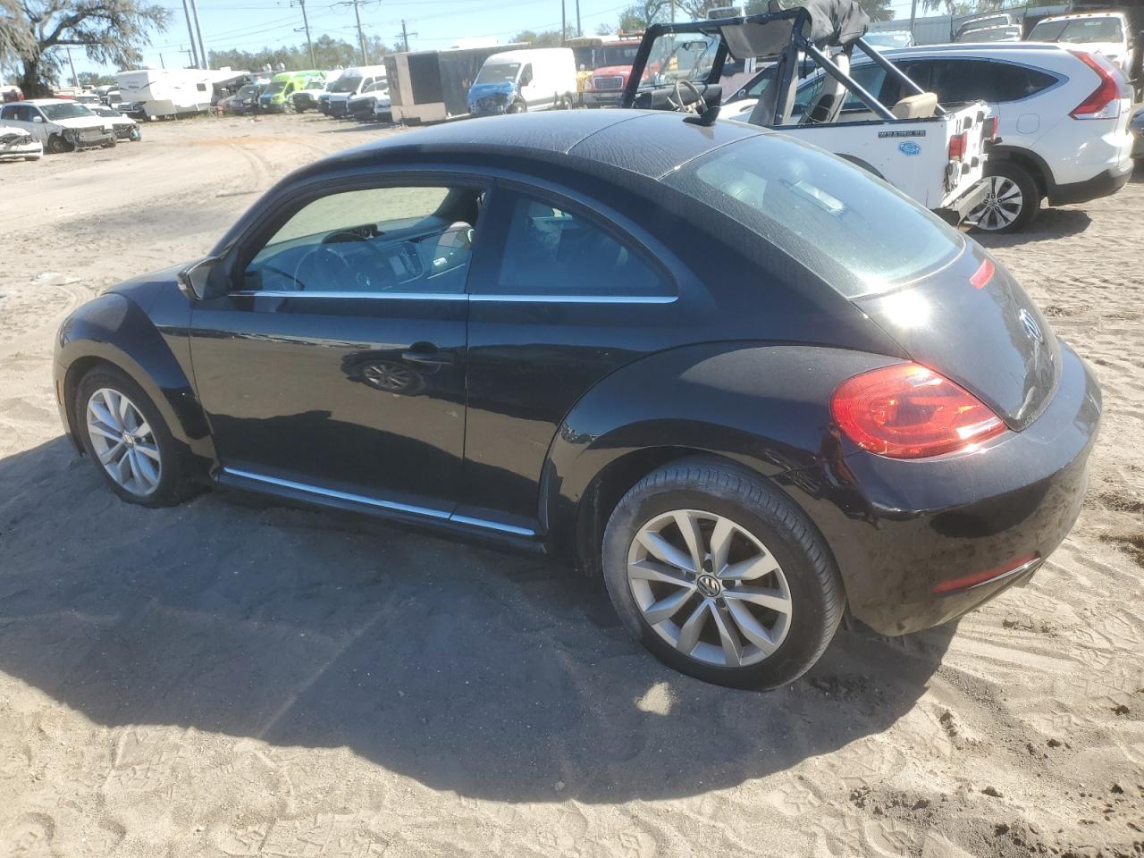 Lot #3034289070 2014 VOLKSWAGEN BEETLE