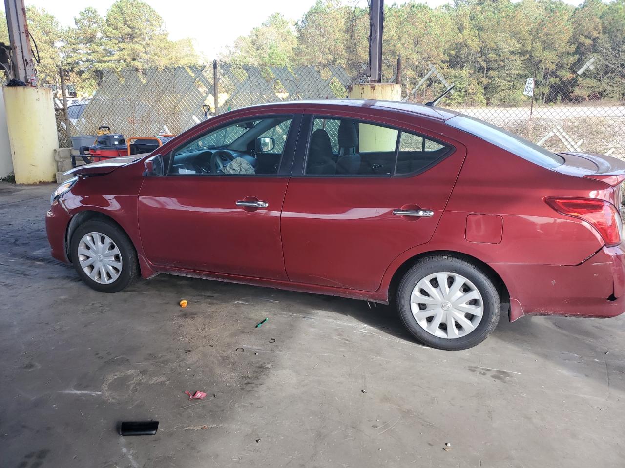 Lot #3024393541 2018 NISSAN VERSA S