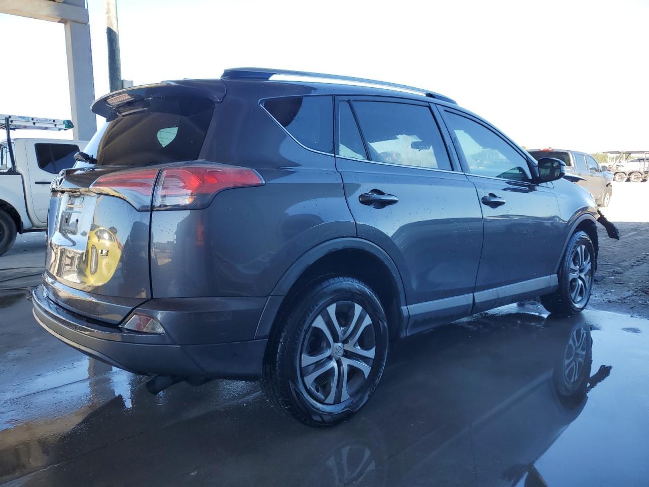 Lot #3029623071 2017 TOYOTA RAV4 LE