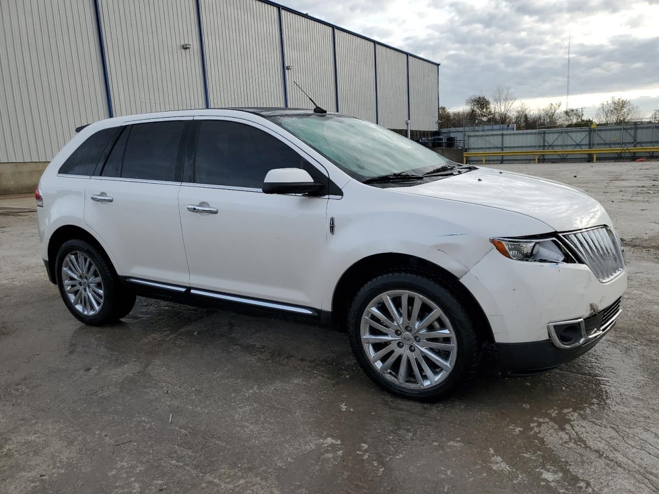 Lot #2952881796 2011 LINCOLN MKX