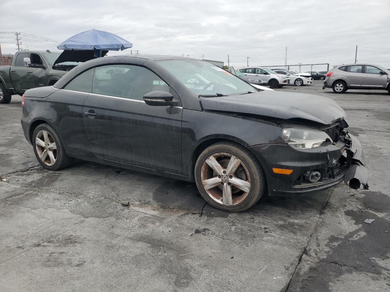 Lot #3020939682 2012 VOLKSWAGEN EOS LUX