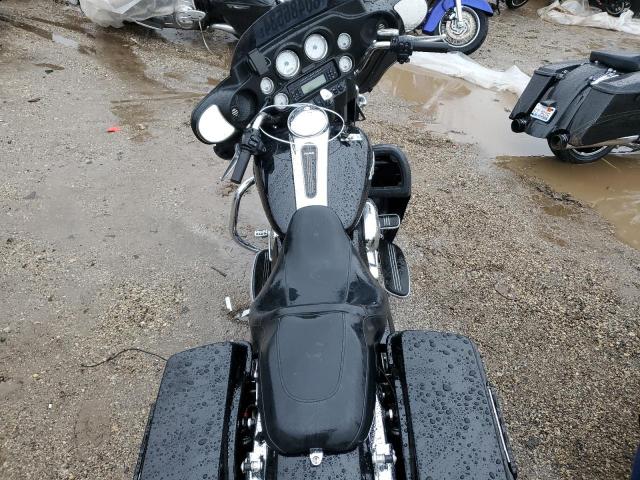 2011 HARLEY-DAVIDSON FLHX - 1HD1KBM1XBB668536
