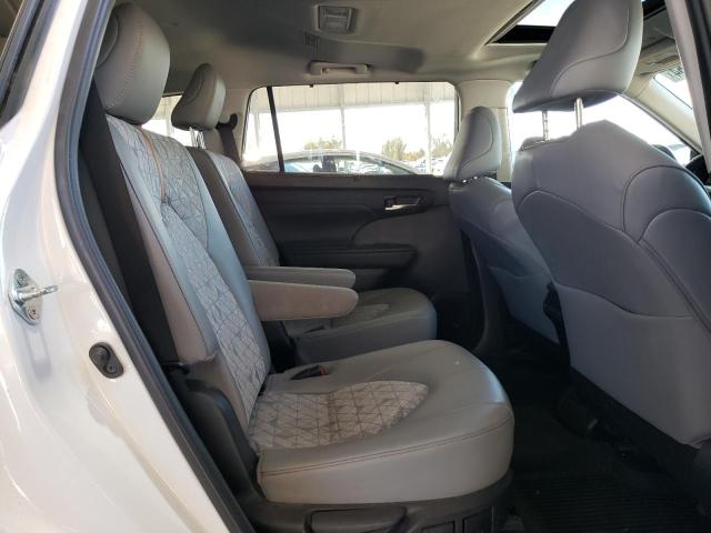 2022 TOYOTA HIGHLANDER - 5TDABRCH8NS538633