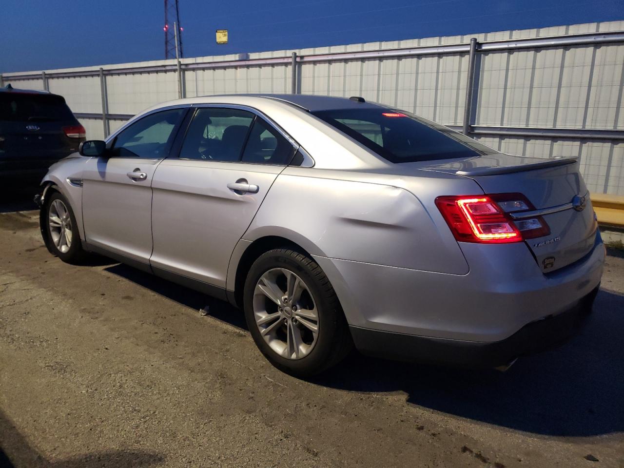 Lot #2986651071 2014 FORD TAURUS SEL