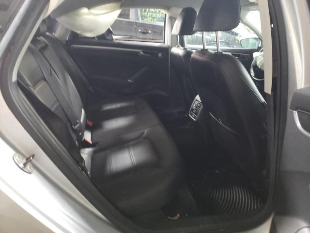 2017 VOLKSWAGEN PASSAT SE - 1VWBT7A38HC044482