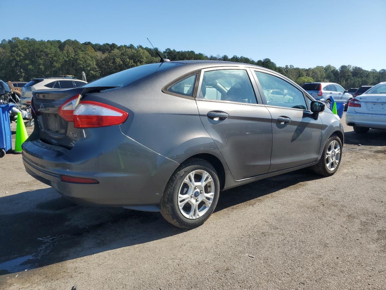 Lot #2970121301 2015 FORD FIESTA SE