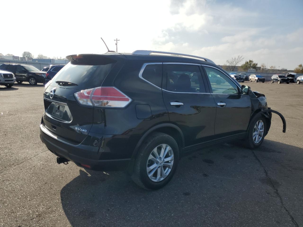 Lot #2996616530 2015 NISSAN ROGUE S