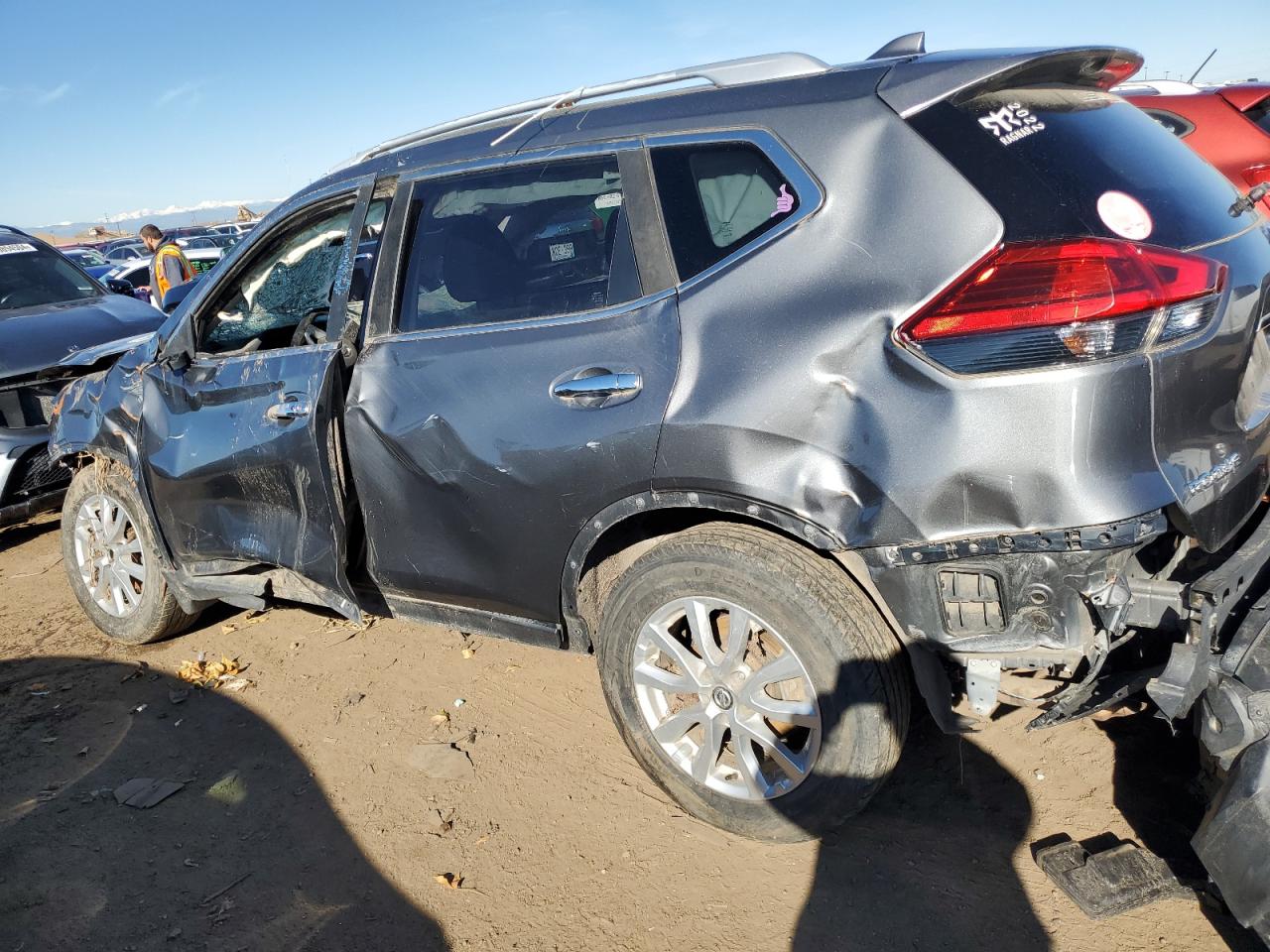 Lot #2974352462 2017 NISSAN ROGUE S