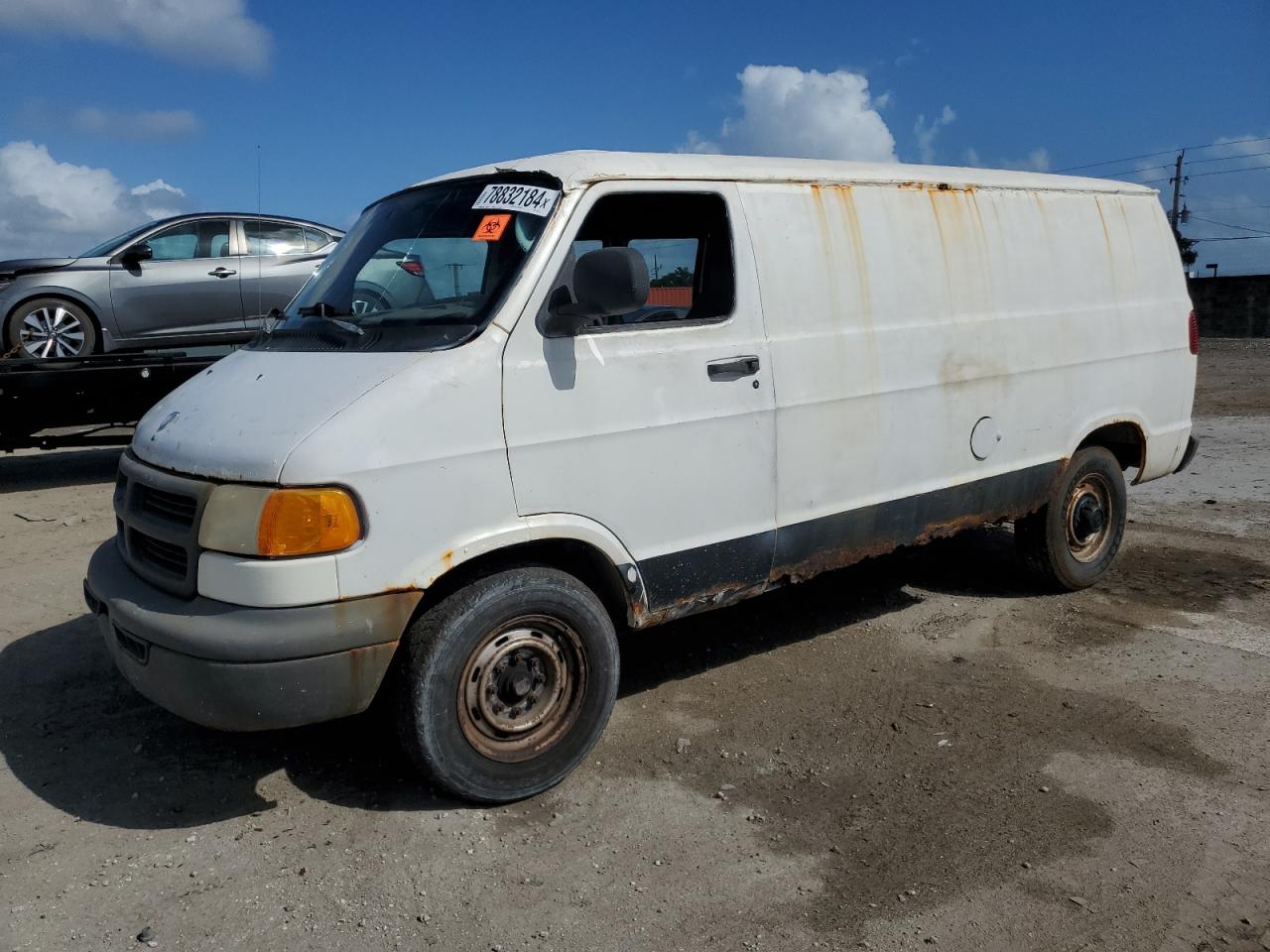 Lot #2962372985 2000 DODGE RAM VAN B2