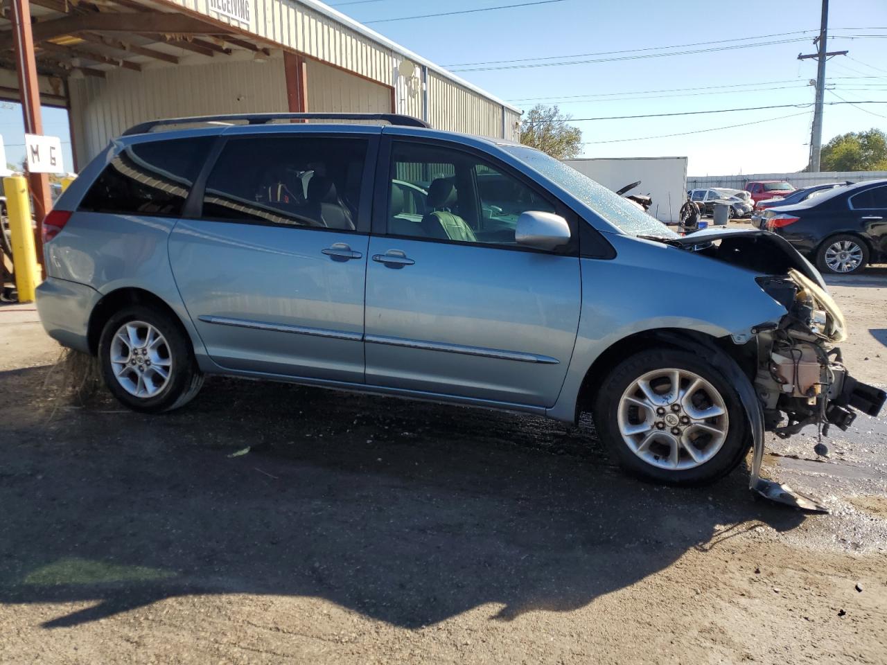 Lot #3030218153 2004 TOYOTA SIENNA XLE