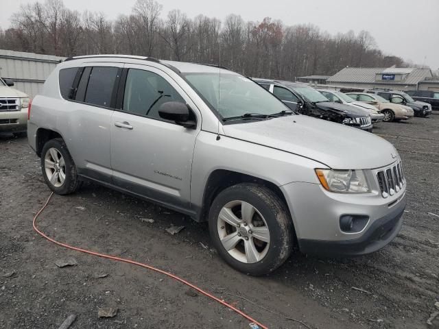 Vin: 1j4nf1fb5bd258569, lot: 81702754, jeep compass sport 20114