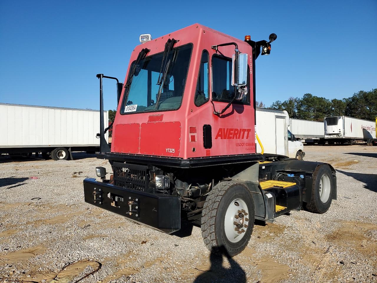 Lot #3006297459 2018 TERMINAL INVESTMENT CORP TRACTOR