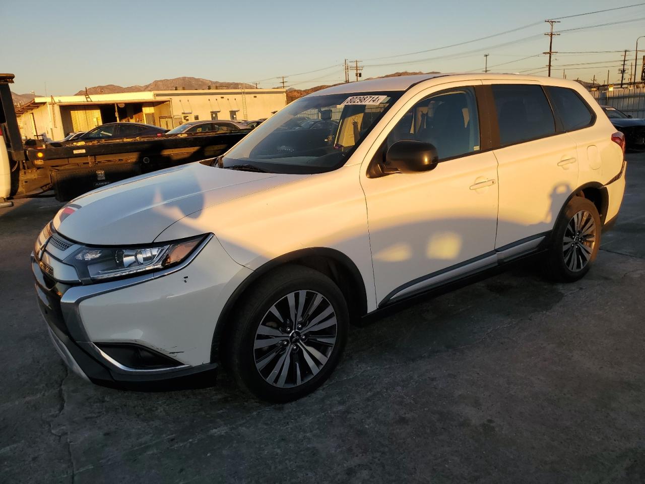  Salvage Mitsubishi Outlander