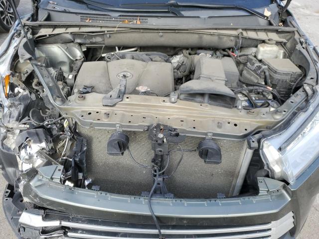 VIN 5TDJZRFH9JS889858 2018 Toyota Highlander, SE no.12