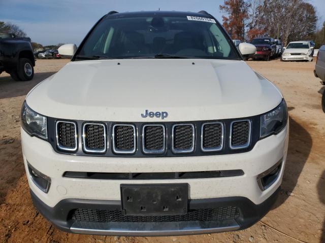 VIN 3C4NJDCB2JT212796 2018 JEEP COMPASS no.5