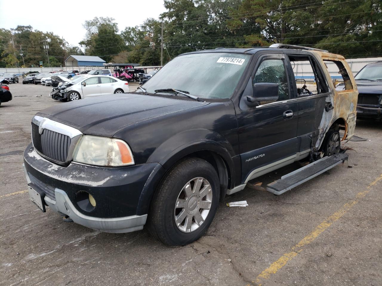 Lot #3021041203 2003 LINCOLN NAVIGATOR