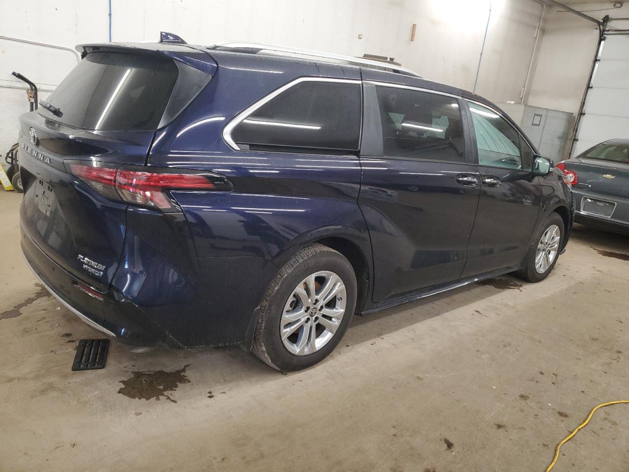 Lot #2986549240 2023 TOYOTA SIENNA LIM