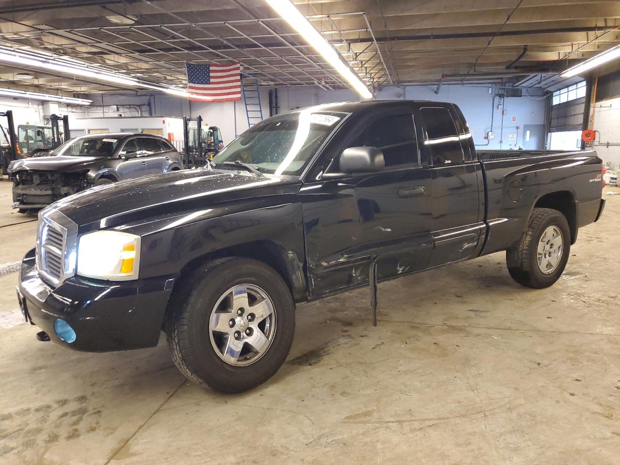 Lot #2955356492 2005 DODGE DAKOTA SLT